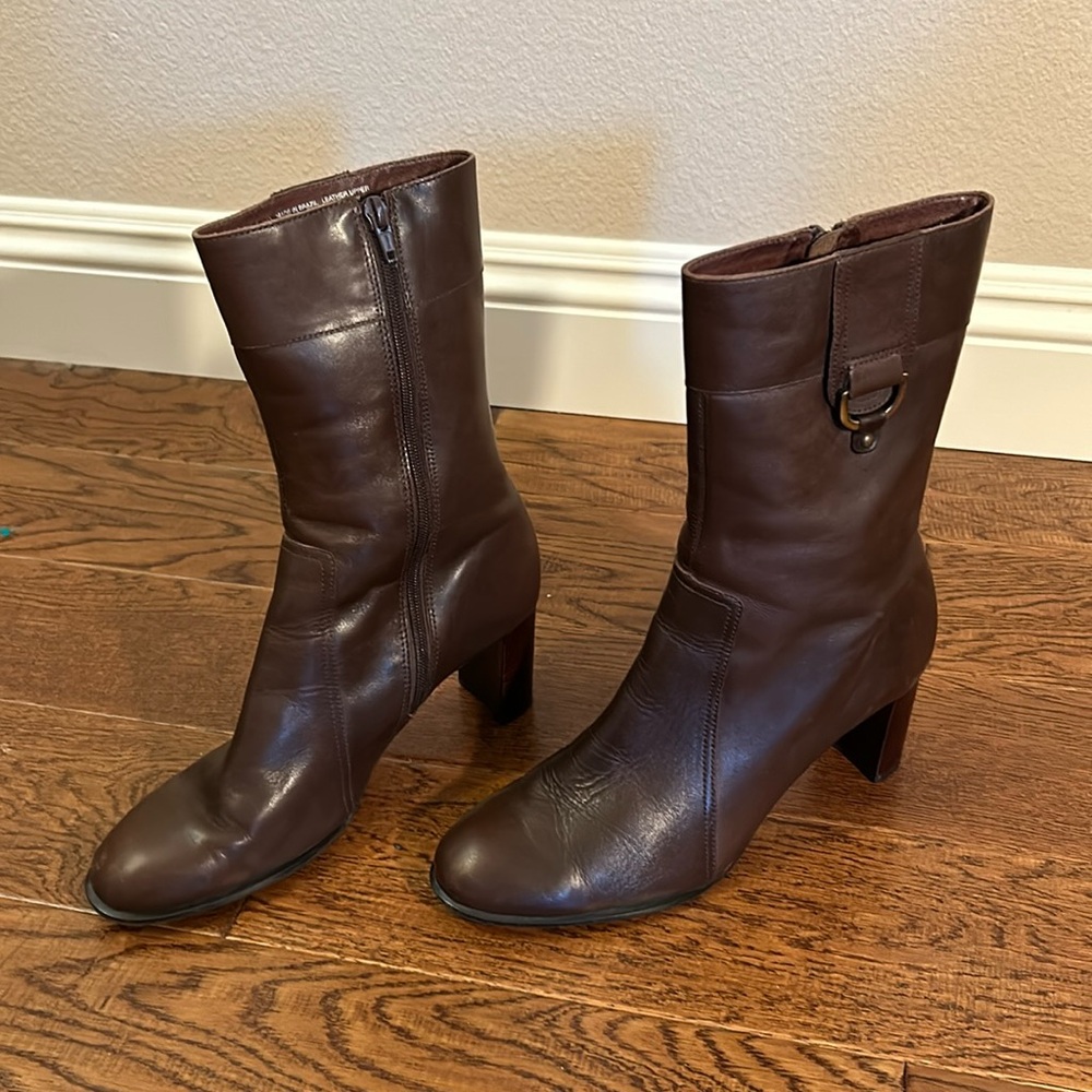 Brown Vigotti leather boots